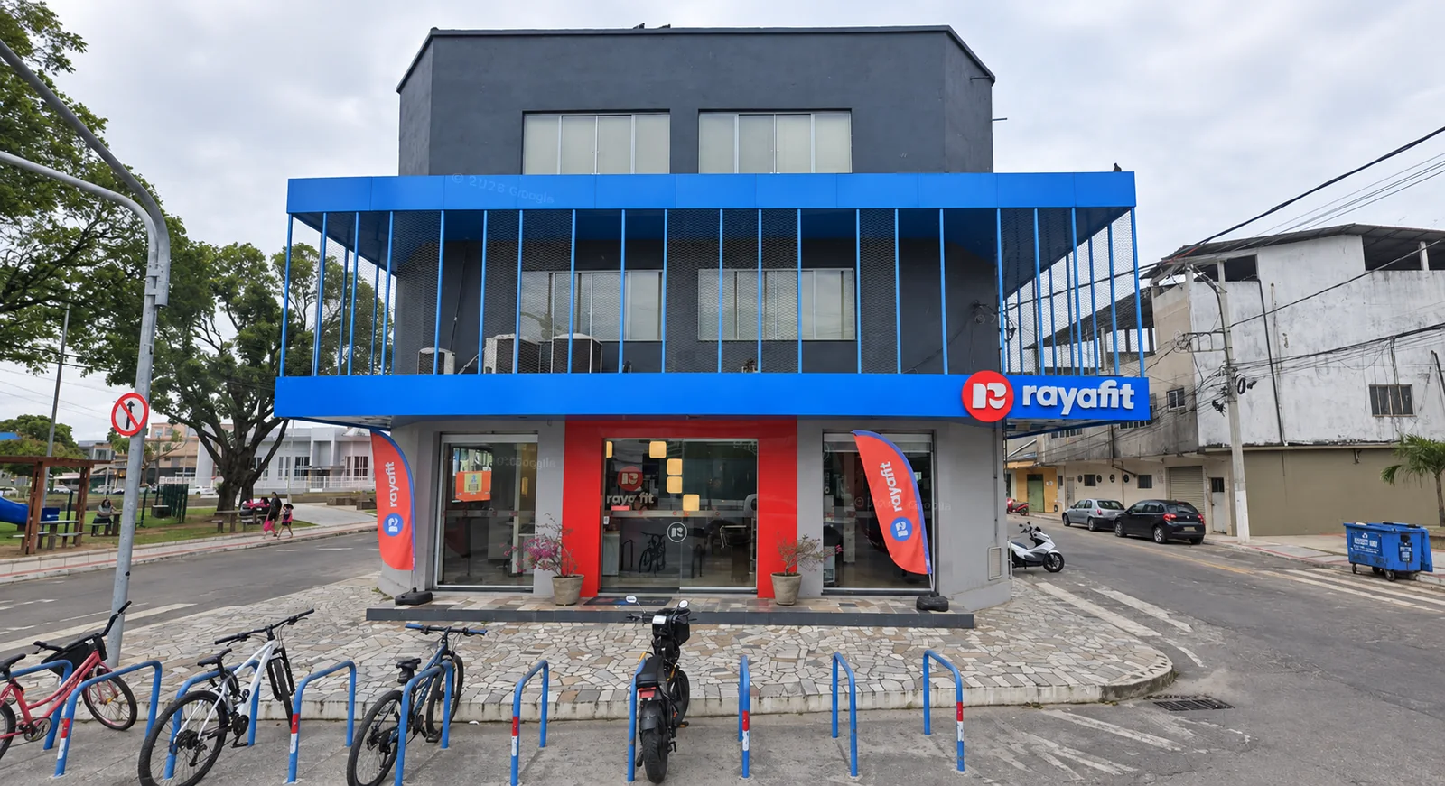 Fachada da academia Rayafit Ibes, em Vila Velha